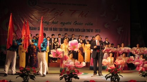 TCCB – Sở Giáo dục và Đào tạo tổ chức chương trình khai mạc Hội thi “Tiếng hát người giáo viên” tỉnh Điện Biên lần thứ VI, năm 2013