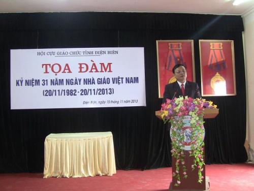 VP – Hội cựu giáo chức tỉnh tổ chức tổ chức tọa đàm kỉ niệm 31 năm ngày nhà giáo Việt Nam (20/11/1982 – 20/11/2013).