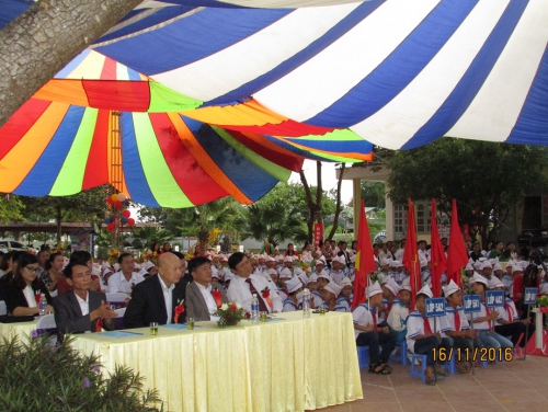GDTH - Trường Tiểu học Số 2 xã Thanh Yên, huyện Điện Biên tổ chức Lễ kỷ niệm 34 năm ngày nhà giáo Việt Nam và đón Bằng công nhận đạt chuẩn Quốc gia mức độ 2