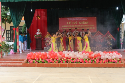 GDTrH - Lễ đón bằng công nhận trường đạt chuẩn quốc gia và kỷ niệm 34 năm ngày Nhà giáo Việt Nam của Trường THCS Xuân Lao huyện Mường Ảng