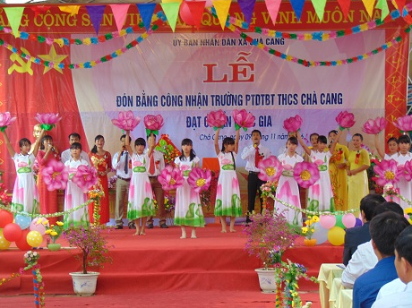GDTrH - Lễ đón bằng công nhận trường đạt chuẩn quốc gia và kỷ niệm 34 năm ngày nhà giáo Việt Nam trường PTDTBT THCS Chà Cang huyện Nậm Pồ