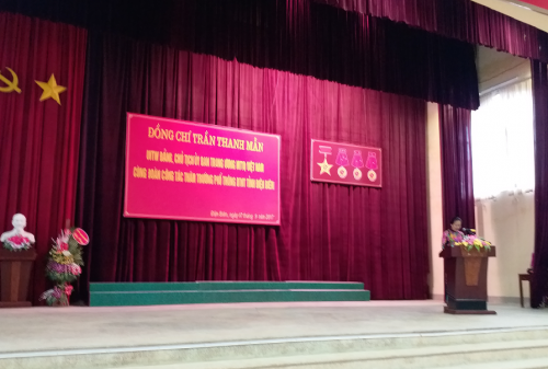GDTrH  – Đồng chí Trần Thanh Mẫn, Ủy viên Trung ương Đảng, Chủ tịch Ủy ban Trung ương Mặt trận tổ quốc Việt Nam, tới thăm trao quà và học bổng cho học sinh trường PTDTNT tỉnh Điện Biên.