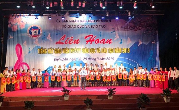 Điện Biên tổ chức 'Liên hoan tiếng hát giáo viên ngành Giáo dục và Đào tạo năm 2019
