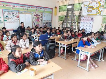 Phát triển vốn tiếng Việt cho học sinh dân tộc thông qua dạy học tiếng Mông của giáo viên trường Tiểu học Pu Nhi, Điện Biên Đông