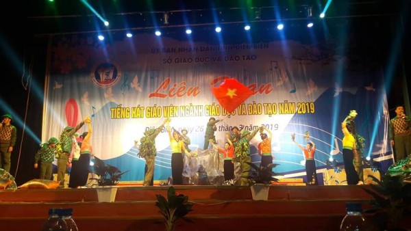 Không khí tổ chức “Liên hoan tiếng hát giáo viên” Ngành Giáo dục và Đào tạo tỉnh Điện Biên năm 2019.