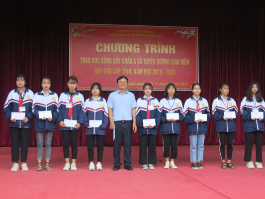 Hội Khuyến học tỉnh  triển khai đợt 2 học bổng  Quỹ Châu Á  cho 90 nữ học sinh dân tộc thiểu số tại 5 trường  Trung học phổ thông tại Điện Biên.