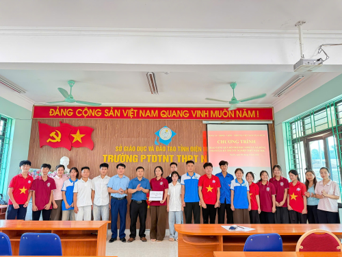 Xã Nà Bủng tiếp sức mùa thi, động viên học sinh Trường PTDTNT THPT Nà Hỳ trước Kỳ thi tốt nghiệp THPT năm 2026