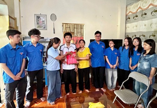 Trường THCS và THPT Lương Thế Vinh: Lan tỏa yêu thương trong Tháng hành động vì trẻ em năm 2026