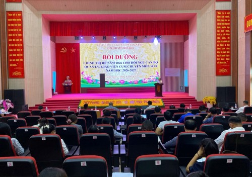 CỤM CHUYÊN MÔN SỐ 8 TỔ CHỨC LỚP BỒI DƯỠNG LÝ LUẬN CHÍNH TRỊ HÈ NĂM 2026 CHO ĐỘI NGŨ CBQL VÀ GIÁO VIÊN