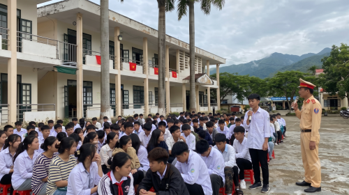 Tăng cường giáo dục pháp luật về an toàn giao thông cho học sinh năm học mới 2026 - 2027 tại Trường THPT Nà Tấu