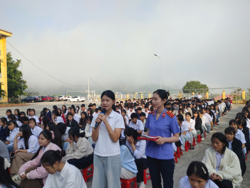 Trường THCS&THPT Quài Tở tổ chức tuyên truyền pháp luật về phòng, chống tảo hôn và hôn nhân cận huyết thống