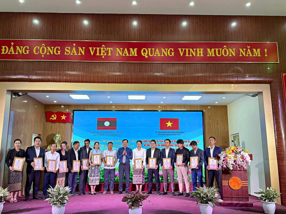 QLĐT- Khai giảng khóa đào tạo tiếng Việt cho lưu học sinh Lào, năm học 2026-2027 và tổng kết khóa bồi dưỡng, tập huấn, thực tế cơ sở cho học viên các tỉnh U-đôm-xay, Phông-sa-lỳ, nước CHDCND Lào năm 2026