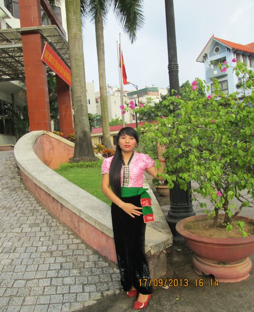 Gương sáng học trò vùng cao, nữ sinh trường THPT Chà Cang, huyện Nậm Pồ.