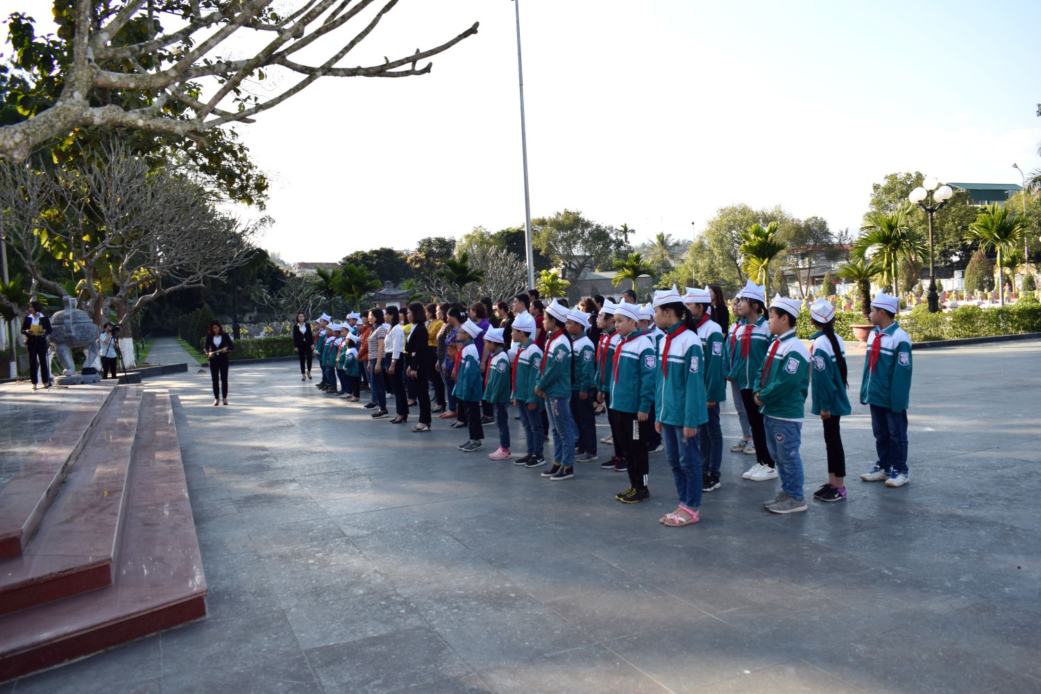 GDTH - Các trường Tiểu học thành phố Điện Biên Phủ tổ chức cho học sinh tham gia các hoạt động ngoại khóa dịp tết cổ truyền của dân tộc