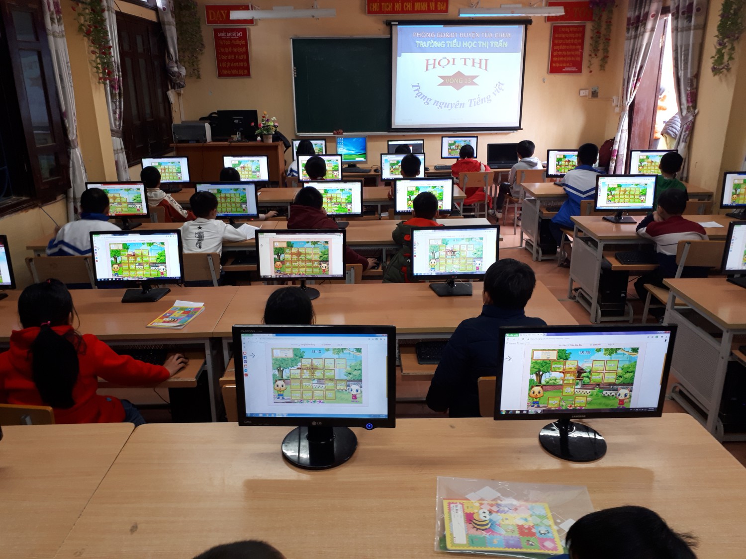 GDTH - Trường Tiểu học thị trấn Tủa Chùa tổ chức sân chơi "Trạng nguyên Tiếng Việt" cấp trường cho học sinh