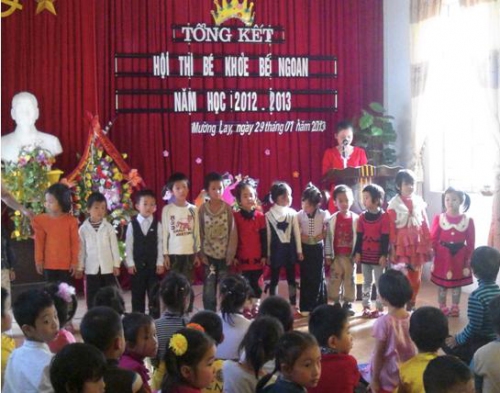 GDMN - Các trường mầm non thị xã Mường Lay sôi nổi với Hội thi  “Bé khỏe, bé ngoan, bé hát dân ca, bé chơi trò chơi dân gian” cấp trường năm học 2012- 2013