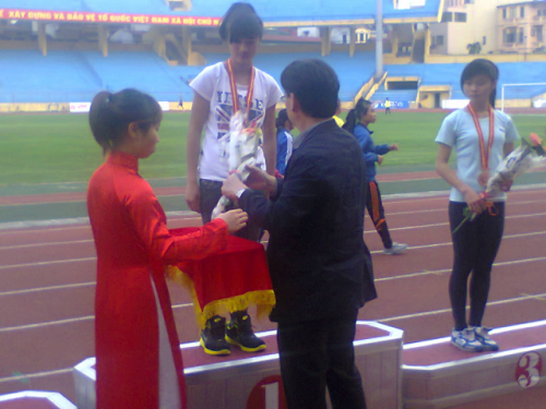GDTrH – Hai vận động viên học sinh tỉnh Điện Biên đoạt huy chương tại giải Điền kinh vô địch các lứa tuổi trẻ toàn quốc năm 2013.