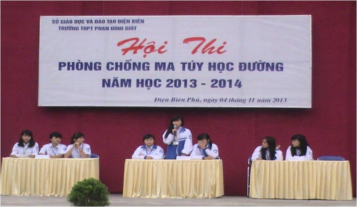 Dienbien.edu.vn - Sáng ngày 04/11/2013, trường THPT Phan Đình Giót tổ chức Hội thi tuyên truyền phòng chống ma tuý năm 2013