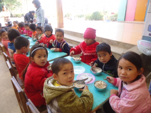 GDMN - Chia sẻ kinh nghiệm số 16 - Tổ chức ăn bán trú, đảm bảo an toàn vệ sinh an toàn thực phẩm trong trường mầm non