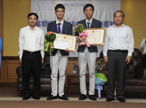 Thanh tra Sở: Bộ Giáo dục và Đào tạo Vinh danh học sinh đoạt giải Olympic Toán học quốc tế 2015