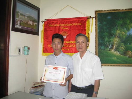 HKH - Hội Khuyến học thành phố Hồ Chí Minh tài trợ Học bổng khuyến tài 12,5 triệu đồng cho học sinh tỉnh Điện Biên