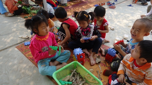 GDMN - Chia sẻ kinh nghiệm số 28  Tổ chức hoạt động vui chơi cho trẻ mẫu giáo trong trường mầm non theo quan điểm giáo dục lấy trẻ làm trung tâm