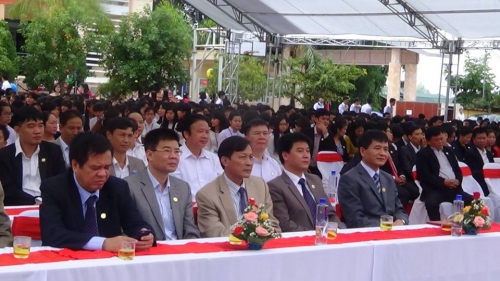 VP - Trường THPT chuyên Lê Quý Đôn tổ chức thành công Lễ kỷ niệm “20 năm hành trình khát vọng”