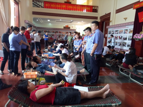 VP. Ngày 14/6/2016, Ủy ban nhân dân tỉnh Điện Biên tổ chức Lễ tôn vinh người hiến máu tình nguyện tiêu biểu và hưởng ứng chương trình “Hành trình đỏ” năm 2016.