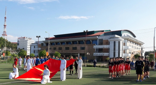 CNTT&NCKH. Giải bóng đá truyền thống trường THPT Chuyên Lê Quý Đôn lần thứ II năm học 2016 - 2017
