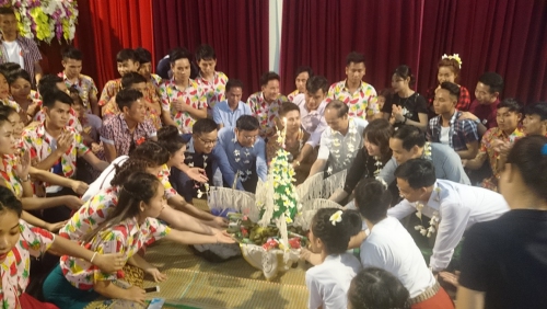 GDTX&CN – Trường Cao đẳng Sư phạm Điện Biên tổ chức đón tết Bunpimay cho lưu học sinh Lào