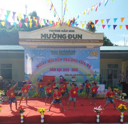 Niềm vui Ngày hội đến trường của các bé trường Mầm non Mường Đun, huyện Tủa Chùa
