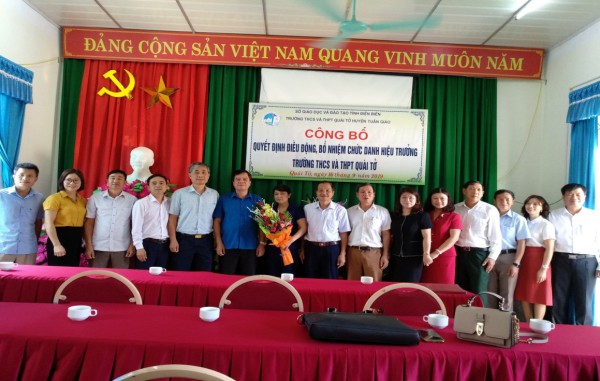 Công bố Quyết định bổ nhiệm đồng chí Nguyễn Thị Tùng - Hiệu trưởng Trường Trung học cơ sở và Trung học phổ thông Quài Tở