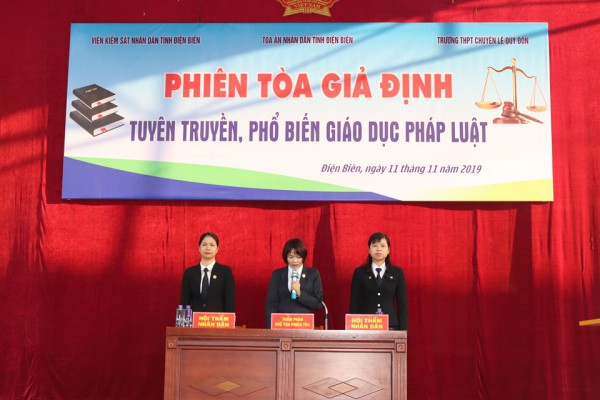 Trường THPT Chuyên Lê Quý Đôn tổ chức phiên tòa giả định tuyên truyền, phổ biến giáo dục pháp luật