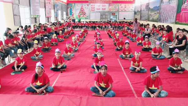 Các trường tiểu học trên địa bàn huyện Tủa Chùa tổ chức tổng kết giai đoạn 1 Đề án tăng cường tiếng Việt giai đoạn 2016-2020