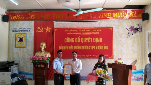 Công bố Quyết định bổ nhiệm đồng chí Nguyễn Thành Chi – Hiệu trưởng Trường Trung học phổ thông huyện Mường Ảng.