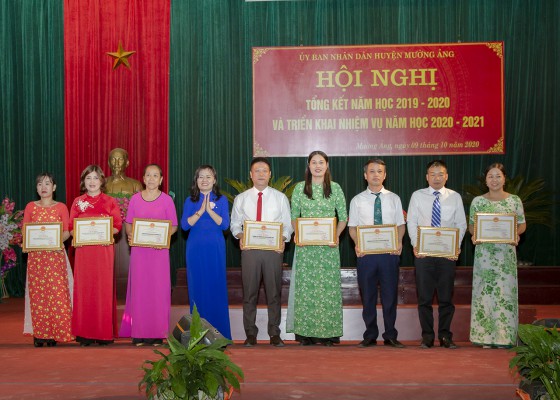 UBND huyện Mường Ảng tổ chức Hội nghị tổng kết năm học 2019 - 2020 và triển khai nhiệm vụ năm học 2020 – 2021