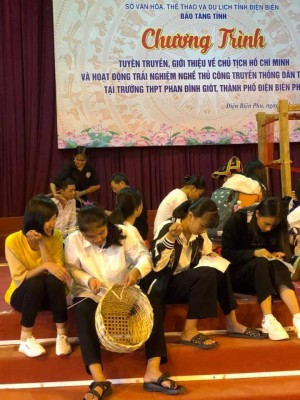Học sinh trường THPT Phan Đình Giót tham gia hoạt động trải nghiệm sáng tạo