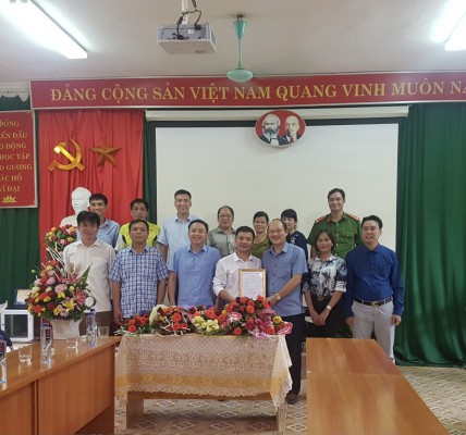 Công bố Quyết định bổ nhiệm đồng chí Bùi Văn Nguyện – Hiệu trưởng Trường Trung học phổ thông Mùn Chung
