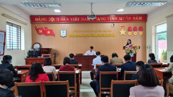 Đoàn công tác HĐND tỉnh Điện Biên khảo sát phục vụ công tác thẩm tra nội dung trình tại kỳ họp cuối năm 2021 tại trường THPT chuyên Lê Quý Đôn và THPT thành phố Điện Biên Phủ.