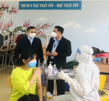 Lãnh đạo Sở GDĐT kiểm tra công tác  tiêm vaccine COVID-19 tại các trường THCS thuộc Phòng Giáo dục và Đào tạo Thành phố Điện Biên Phủ, huyện Điện Biên