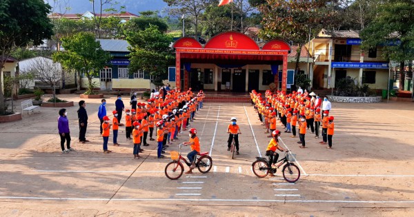 Hoạt động giáo dục An toàn giao thông trong trường PTDTBT TH Xá Nhè, huyện Tủa Chùa
