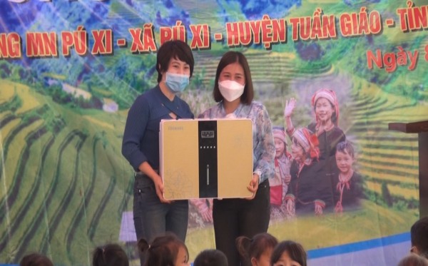 Chương trình thiện nguyện “Đông ấm vùng cao” tại xã Pú Xi, huyện Tuần Giáo, tỉnh Điện Biên