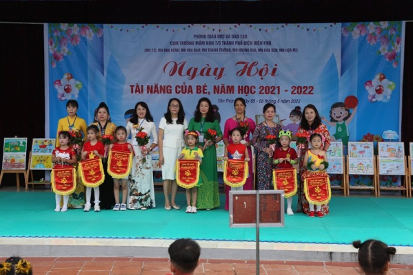 Cụm trường mầm non 7/5 thành phố Điện Biên Phủ tổ chức “Ngày hội tài năng của bé” năm học 2021-2022