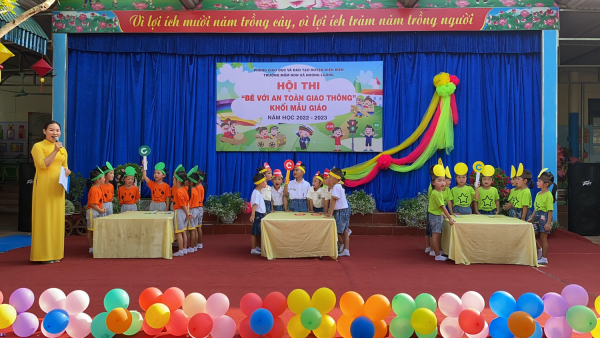 Trường Mầm non xã Noong Luống huyện Điện Biên tổ chức thành công Hội thi “Bé với an toàn giao thông” năm học 2022-2023