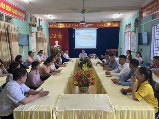 Giám đốc Sở Giáo dục và Đào tạo thăm và động viên một số cơ sở giáo dục trên địa bàn các huyện Mường Chà, Nậm Pồ, Mường Nhé