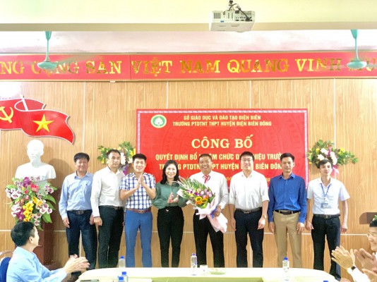 Công bố Quyết định bổ nhiệm chức vụ Hiệu trưởng trường Phổ thông DTNT THPT huyện Điện Biên Đông