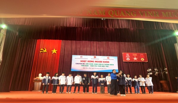 Tổ chức hoạt động ngoại khóa và giáo dục kỹ năng sống cho học sinh tại Trường PTDTNT tỉnh Điện Biên.