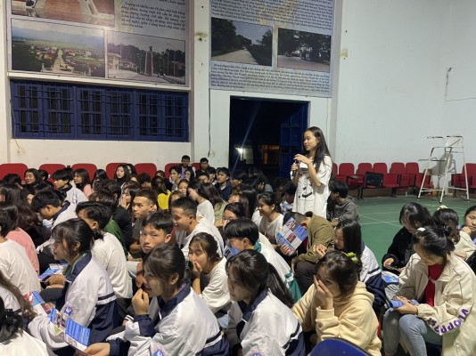 Trường PTDTNT THPT Mường Chà tổ chức tuyên truyền giáo dục,  phổ biến pháp luật về trật tự an toàn giao thông