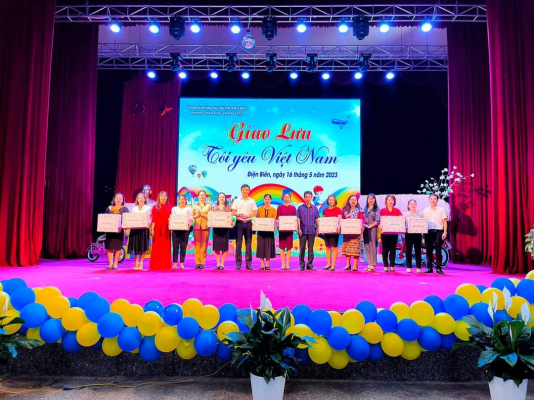 Phòng Giáo dục và Đào tạo huyện Điện Biên tổ chức thành công chương trình Giao lưu “Tôi yêu Việt Nam” năm học 2022-2023
