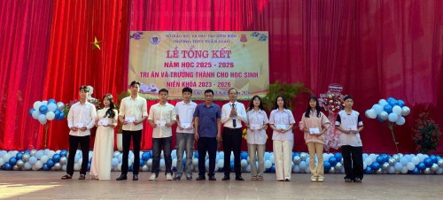 Trường THPT Tuần Giáo tổ chức Lễ tổng kết năm học 2025 – 2026, tri ân và trưởng thành cho học sinh niên khóa 2023 – 2026